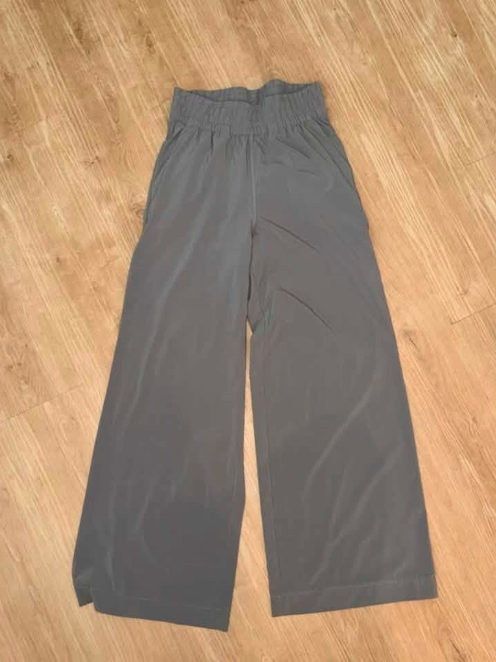 Vuori Villa Wideleg Pant, NEW ($128)! - Picture 3 of 4